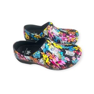 Anywear Slip Resistant Angel Clogs